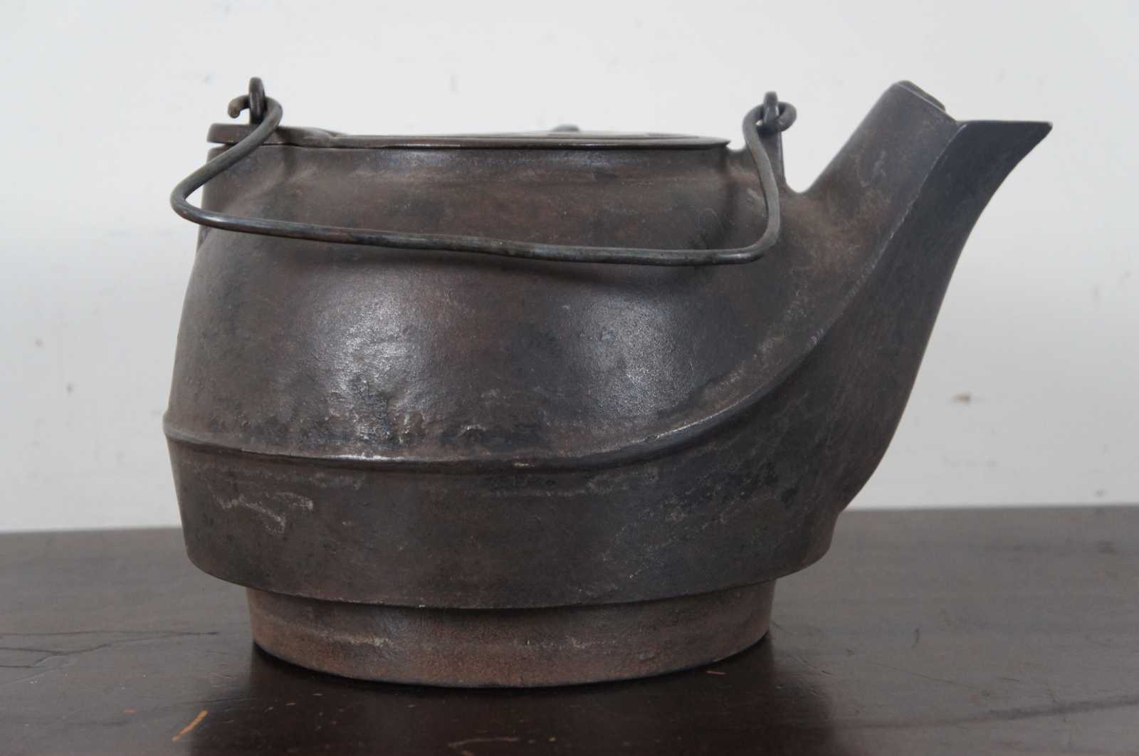 Antique 1800s Cast Iron Chattanooga Star #8 Tea Pot Kettle Swivel