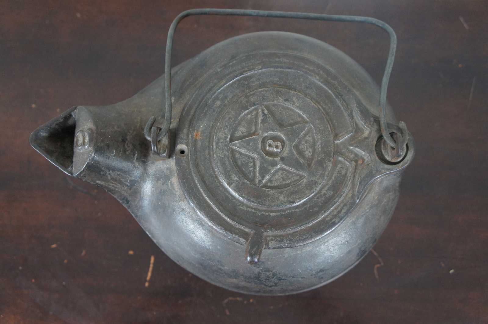 Antique 1800s Cast Iron Chattanooga Star #8 Tea Pot Kettle Swivel